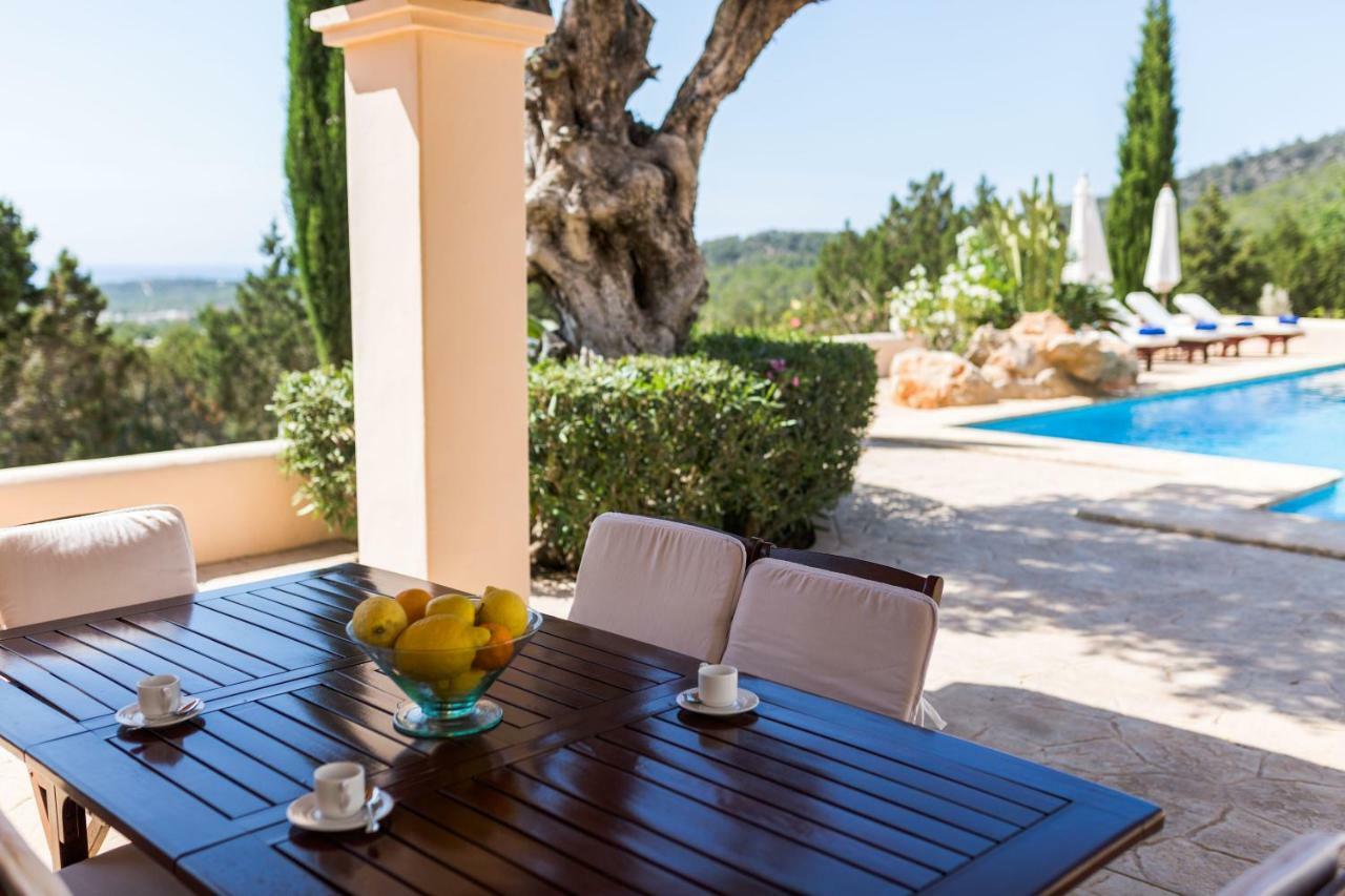 Villa Ca Na Vinya Cala Tarida  Exterior photo